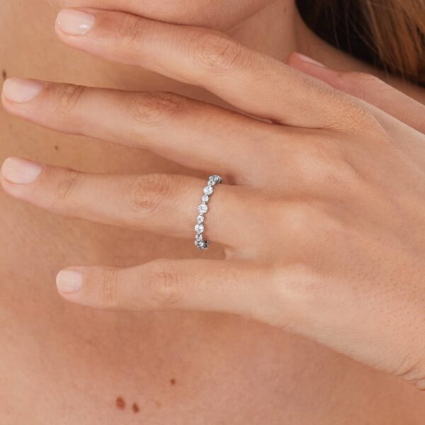 Shared Prong Alternating Diamond Ring - Image 2