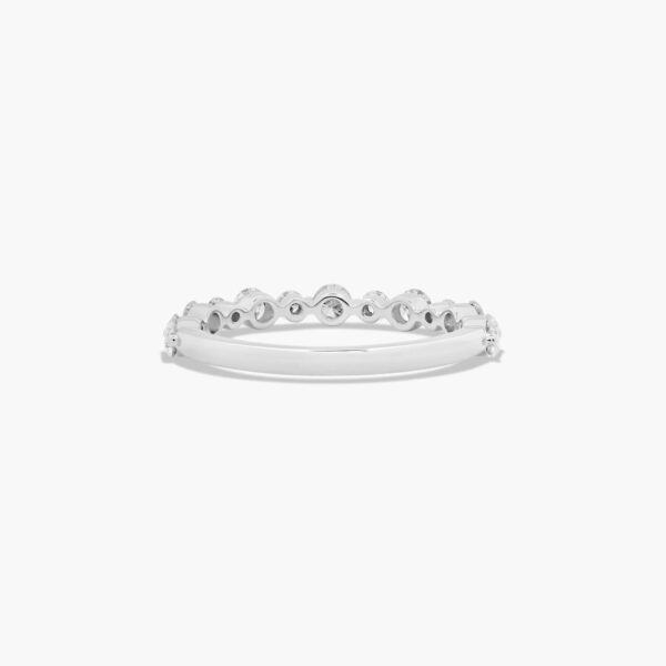 Shared Prong Alternating Diamond Ring - Image 5
