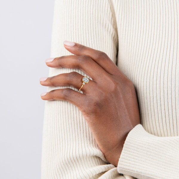 Oval Cut Three Stone Diamond Engagement Ring - Image 4