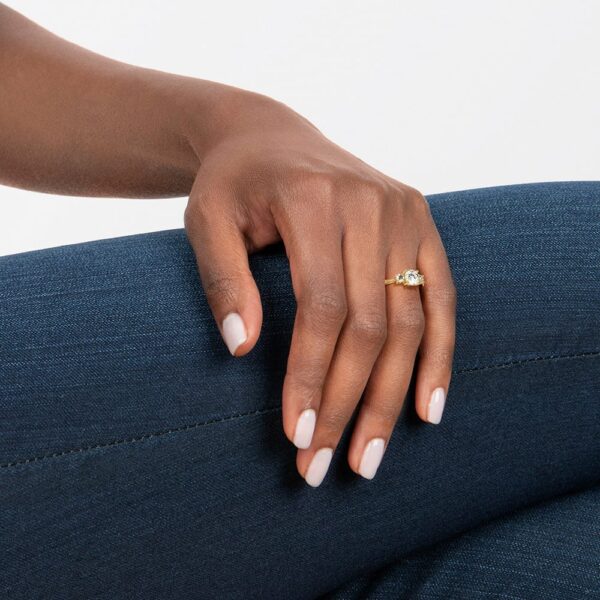 Round Cut  Three Stone Diamond Engagement Ring - Image 4
